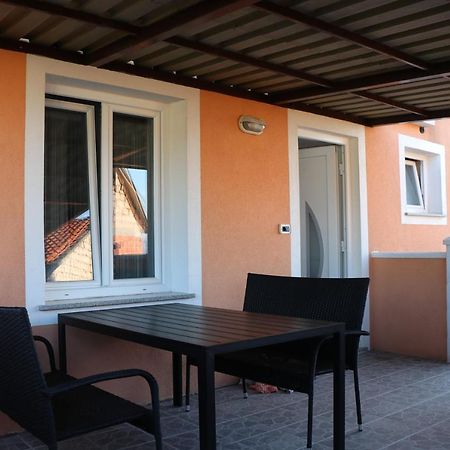 Nona Lili Apartment Изола Екстериор снимка