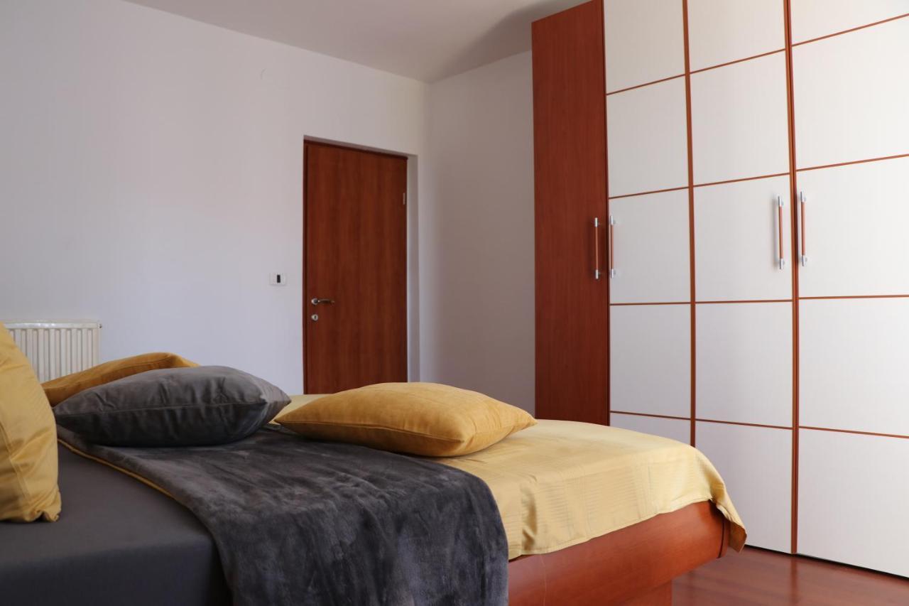 Nona Lili Apartment Изола Екстериор снимка